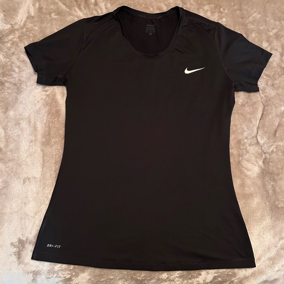Womens black Nike Dri-Fit athletic short sleeve tee - Picture 1 of 7